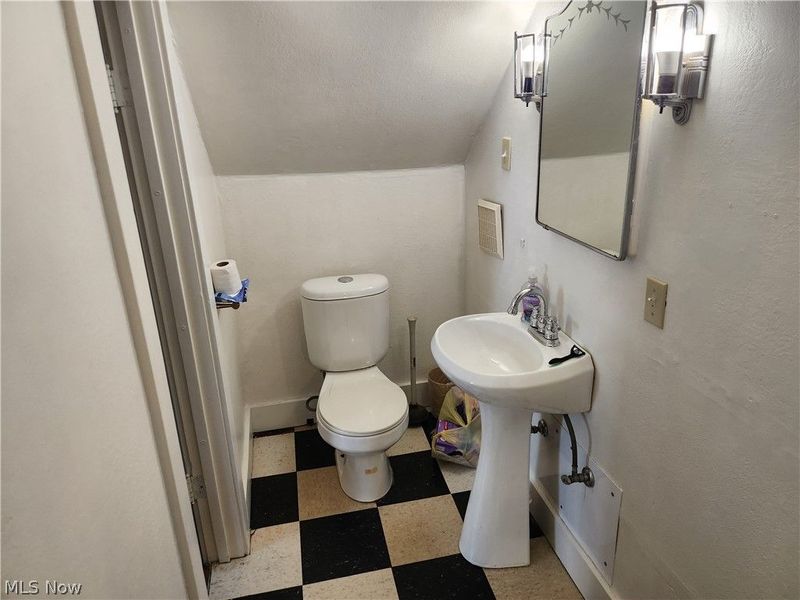 3272 W 48th Street, Cleveland, OH 44102 Photo 24