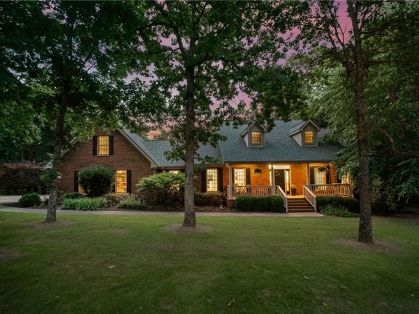 2432 N Toy Drive , Fayetteville, AR 72704