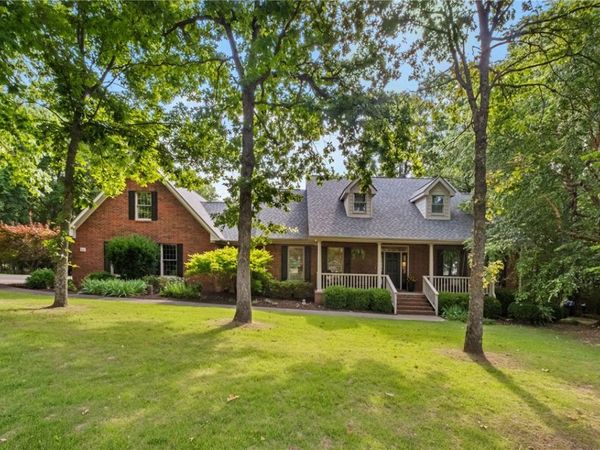 2432 N Toy Drive, Fayetteville, AR 72704
