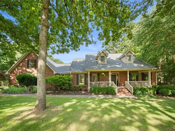 2432 N Toy Drive, Fayetteville, AR 72704