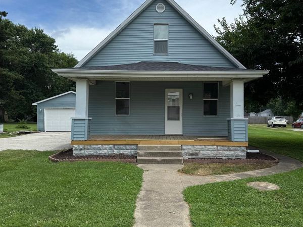 512 N POPLAR Street, Pana, IL 62557