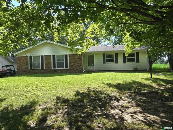 15 HILLCREST Drive, Bushnell, IL 61422
