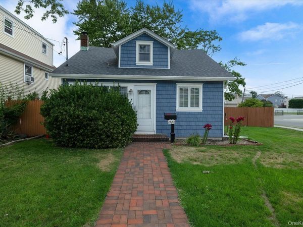 2683 Hewlett Lane , Bellmore, NY 11710