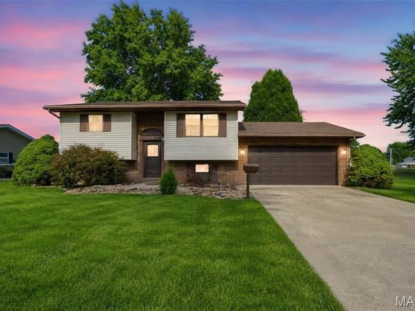 3308 Bluebird Lane , Granite City, IL 62040