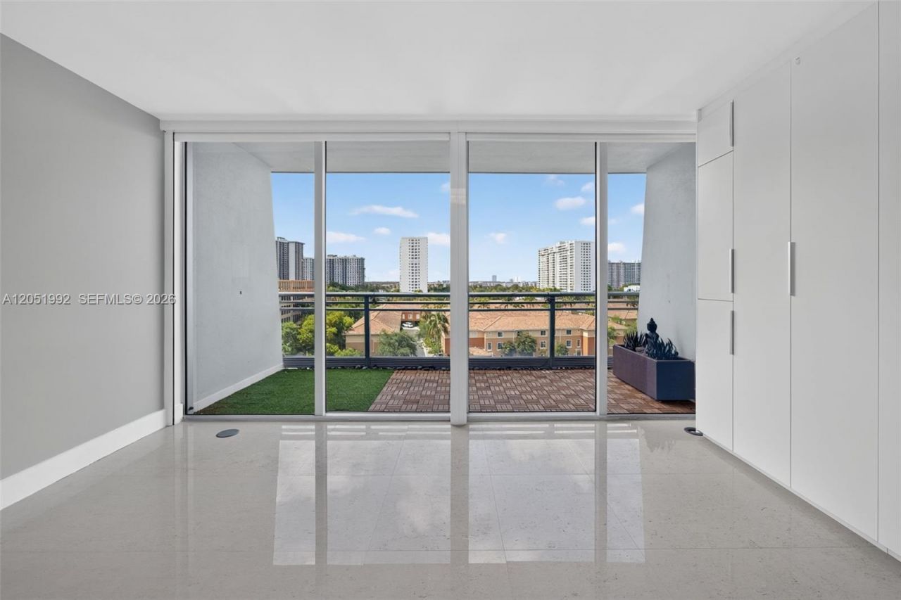 2950 NE 188th St , Unit 406, Aventura, FL 33180 Photo