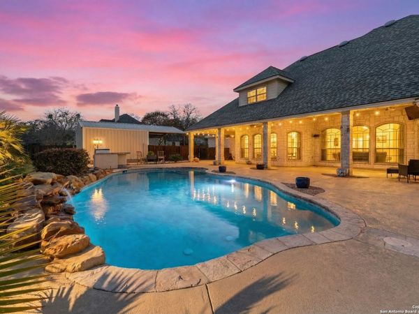 140 Legacy Trail Dr, La Vernia, TX 78121