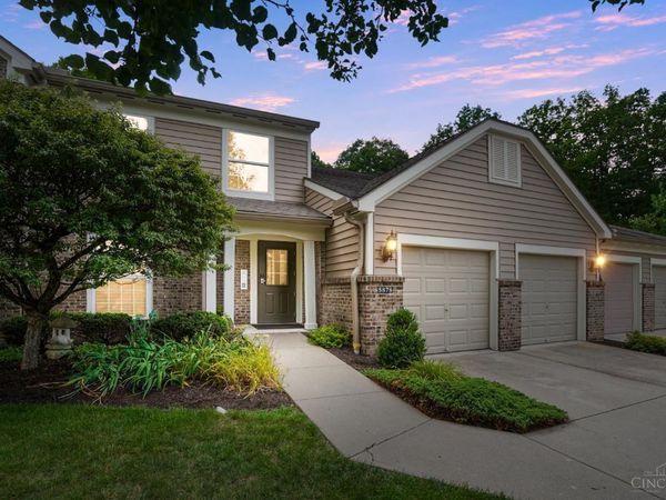 5878 Stonebridge Circle, Unit 104, Milford, OH 45150