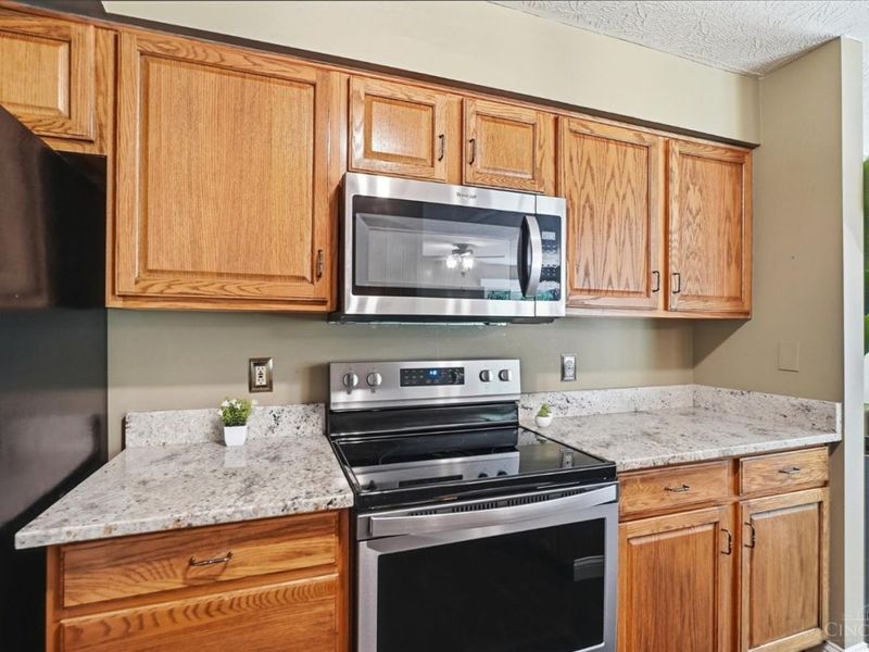 5878 Stonebridge Circle, Unit 104, Milford, OH 45150 Photo 17