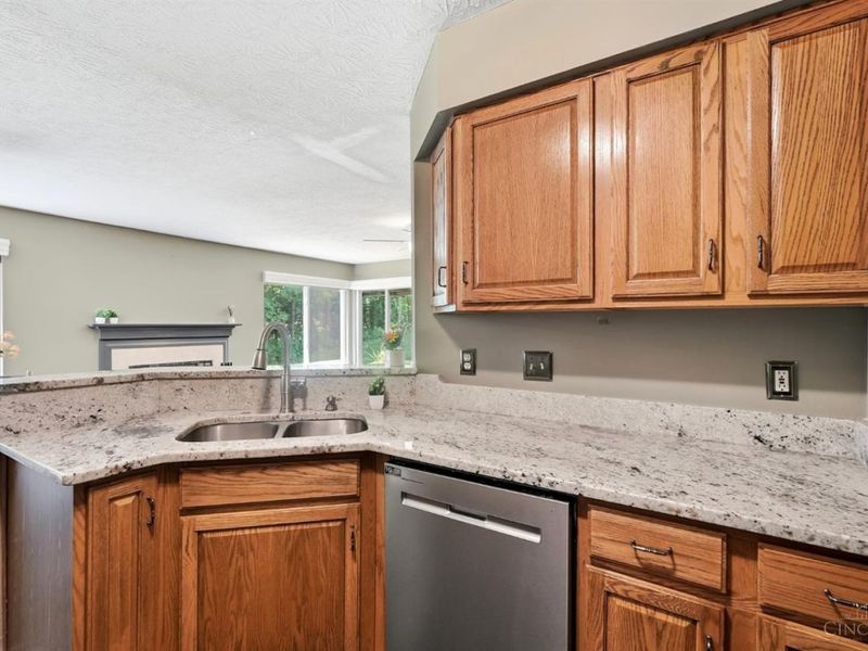5878 Stonebridge Circle, Unit 104, Milford, OH 45150 Photo 18