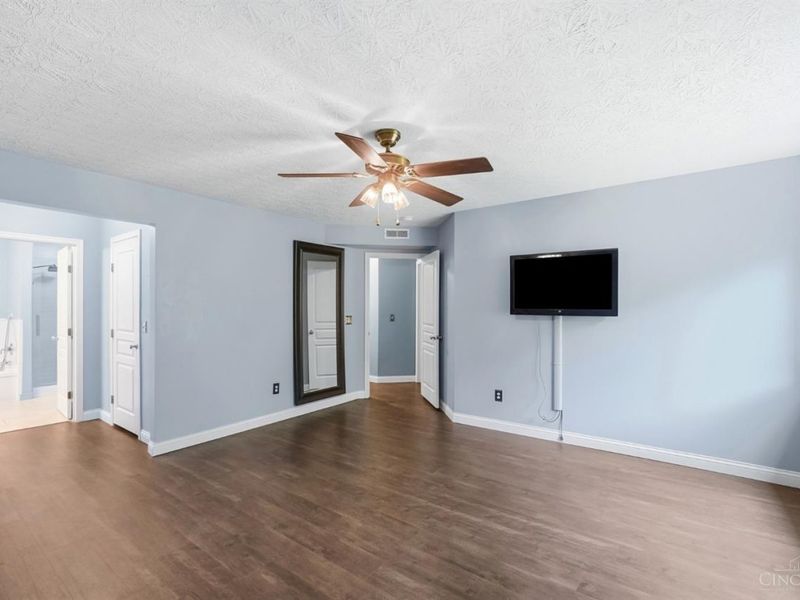 5878 Stonebridge Circle, Unit 104, Milford, OH 45150 Photo 23