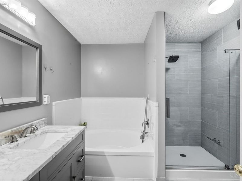 5878 Stonebridge Circle, Unit 104, Milford, OH 45150 Photo 24