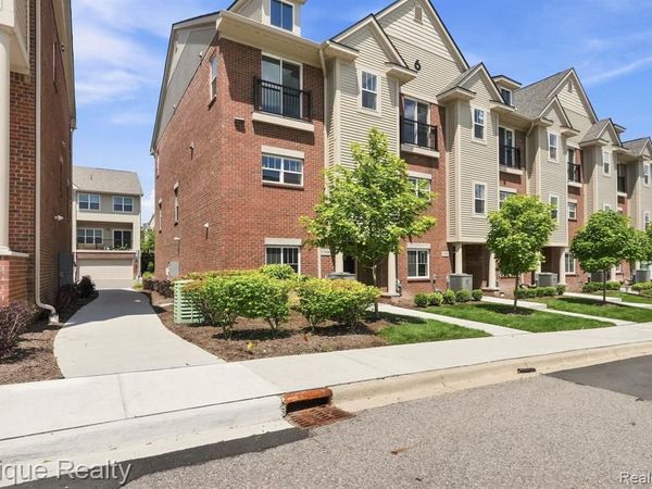 25549 Grandview Lane, Novi, MI 48375
