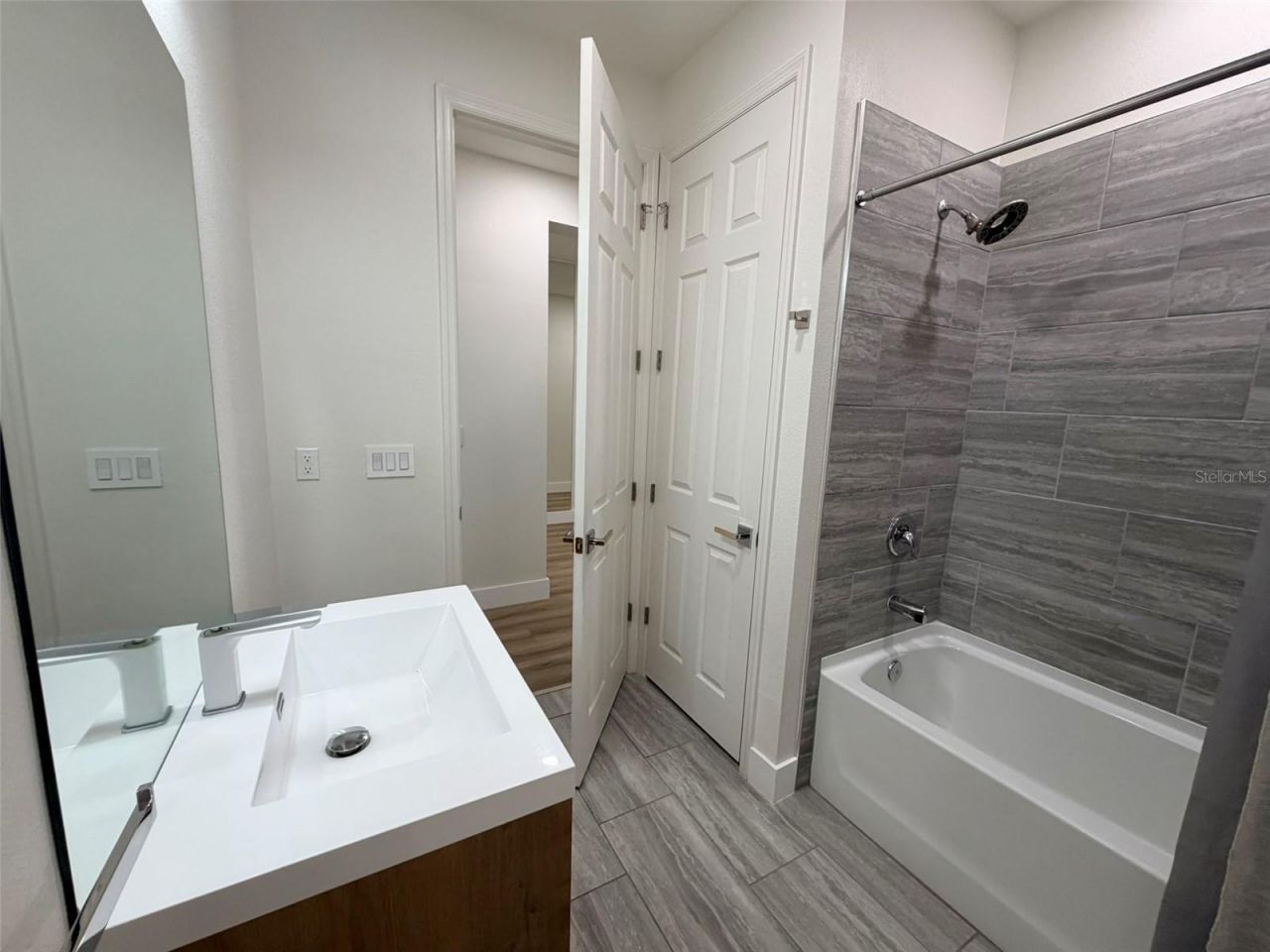 3467 74th Avenue Circle E, Sarasota, FL 34243 Photo