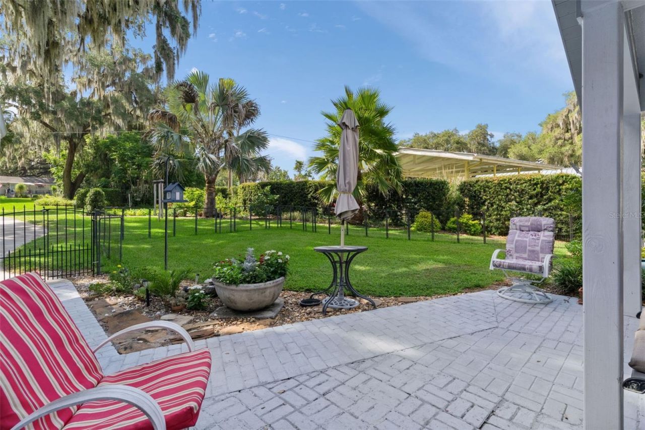 15562 SE 138th Terrace, Weirsdale, FL 32195 Photo