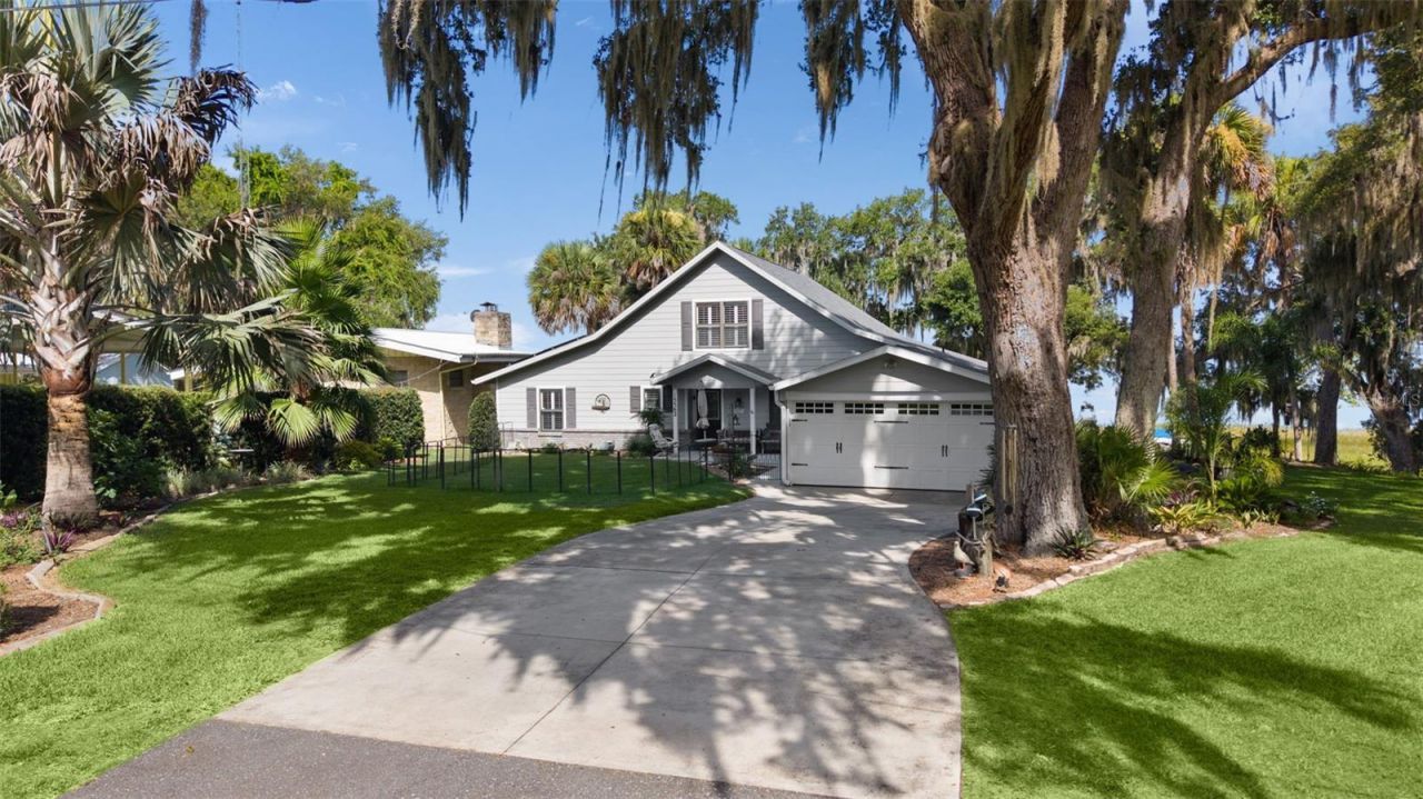 15562 SE 138th Terrace, Weirsdale, FL 32195 Photo