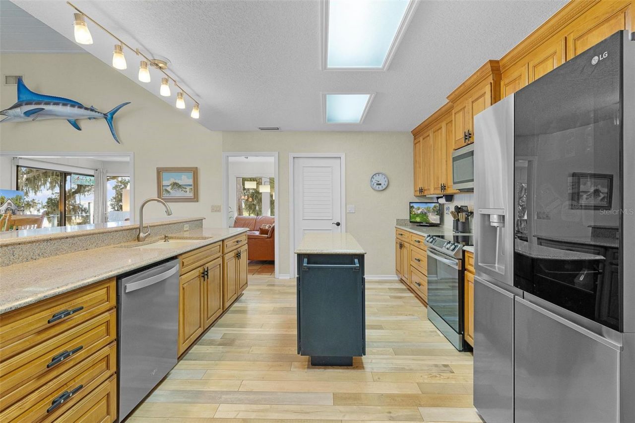 15562 SE 138th Terrace, Weirsdale, FL 32195 Photo