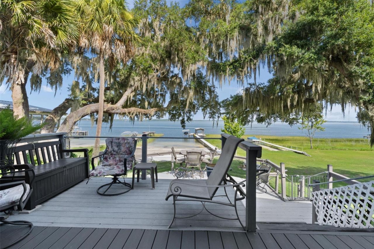 15562 SE 138th Terrace, Weirsdale, FL 32195 Photo