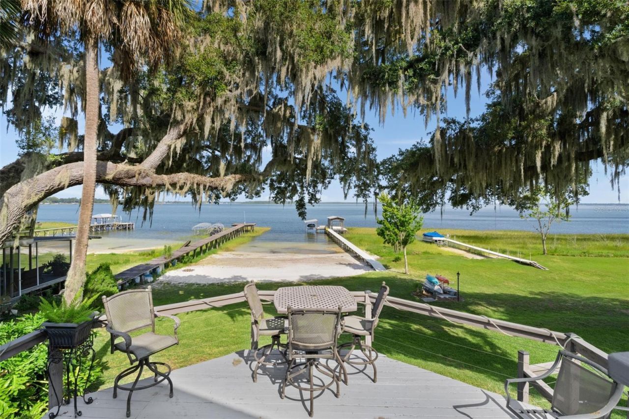 15562 SE 138th Terrace, Weirsdale, FL 32195 Photo