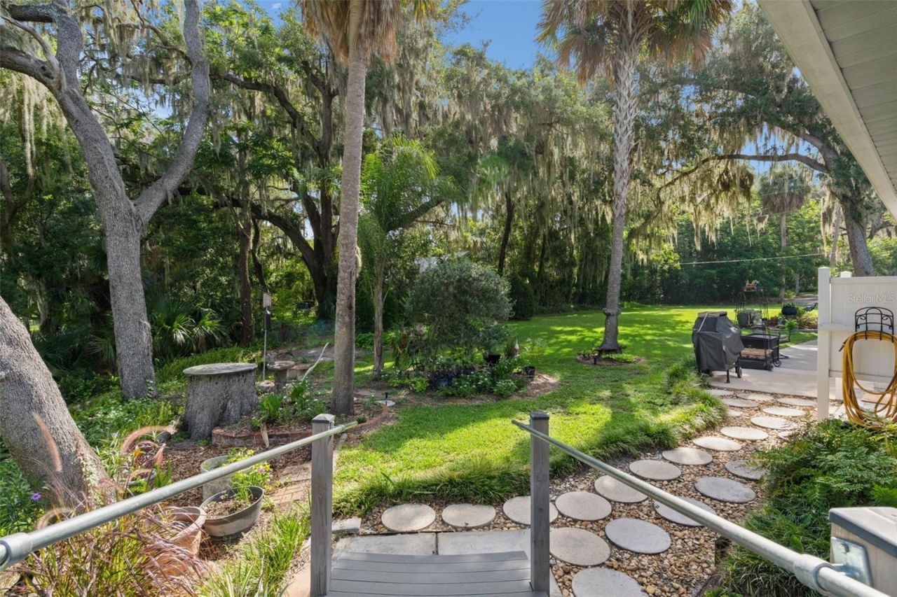 15562 SE 138th Terrace, Weirsdale, FL 32195 Photo