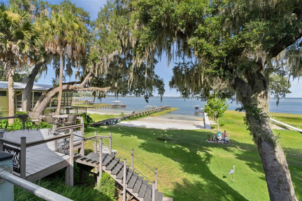 15562 SE 138th Terrace, Weirsdale, FL 32195 Photo