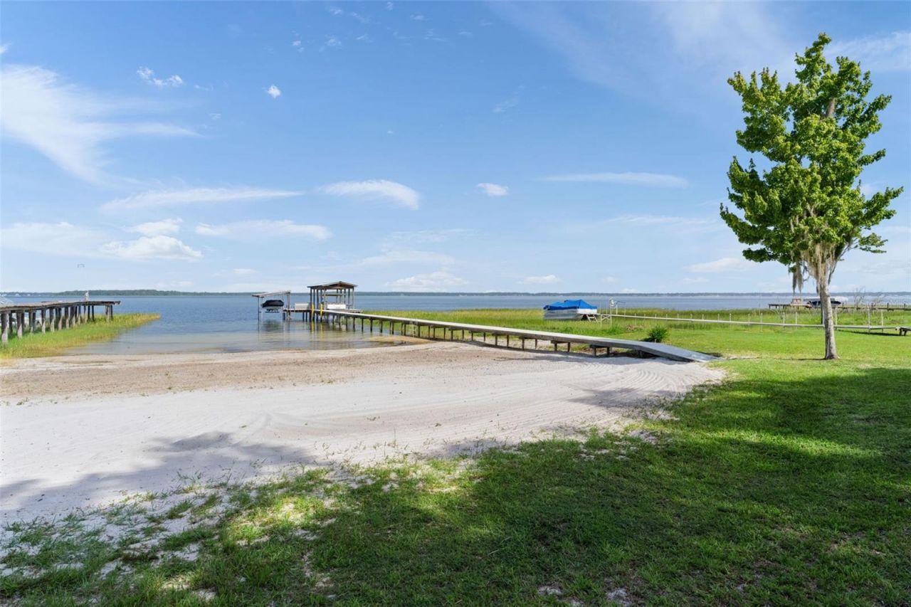 15562 SE 138th Terrace, Weirsdale, FL 32195 Photo