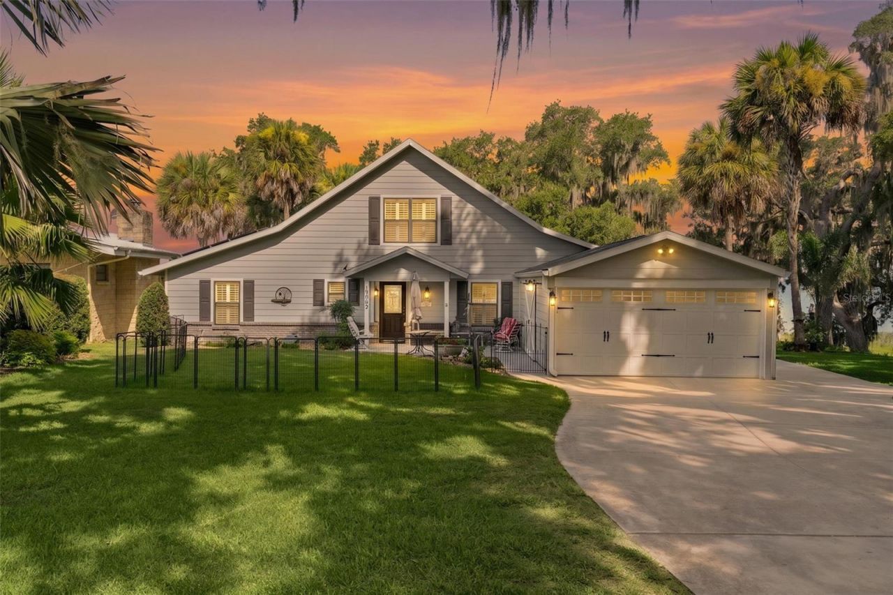 15562 SE 138th Terrace, Weirsdale, FL 32195 Photo