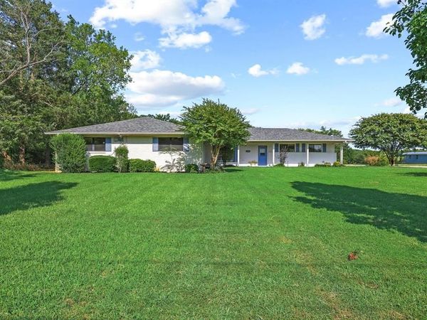 2200 S Lang Avenue, Denison, TX 75020