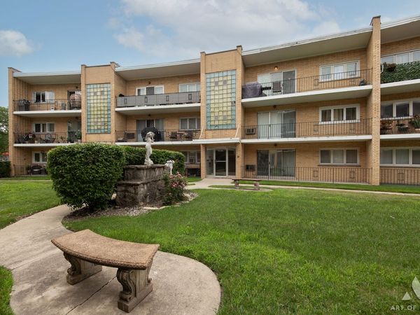 10316 S Pulaski Road , Unit 303, Oak Lawn, IL 60453