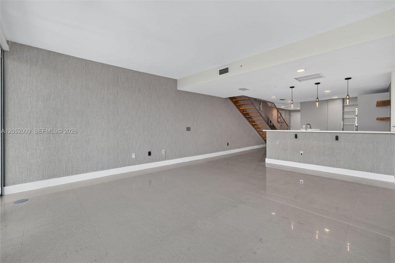 2950 NE 188th St , Unit 406, Aventura, FL 33180 Photo