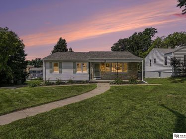 1704 N 56th Street, Omaha, NE 68104