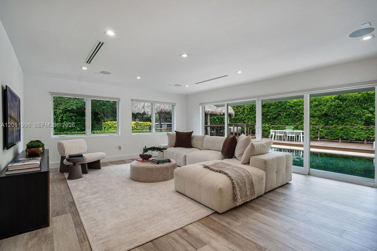 6370 SW 144th St , Coral Gables, FL 33158 Photo