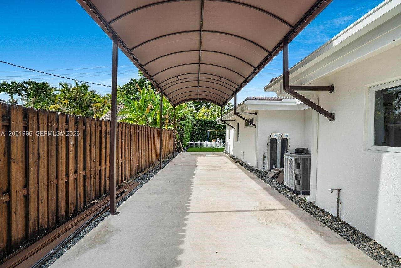6370 SW 144th St , Coral Gables, FL 33158 Photo