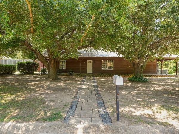 1112 Caprice Drive, Grand Saline, TX 75140
