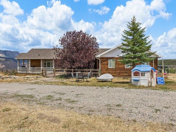 700 County Road 355 , Parachute, CO 81635