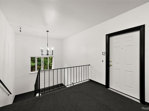 384 W Drahner, Oxford Twp, MI 48371