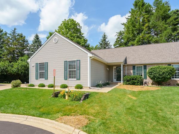 2919 Hunters Place, Unit 19, Kalamazoo, MI 49048