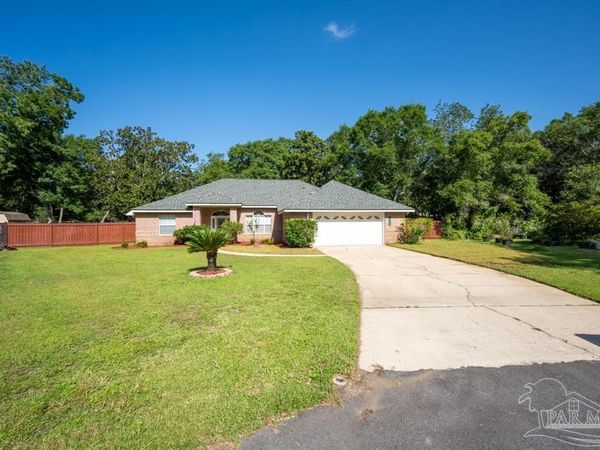 6900 Calle De Caballero, Navarre, FL 32566
