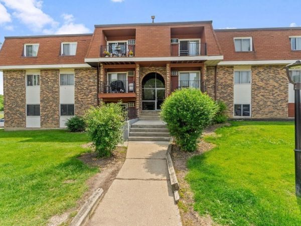 1195 Meadow Lane , Unit 114, Hoffman Estates, IL 60169