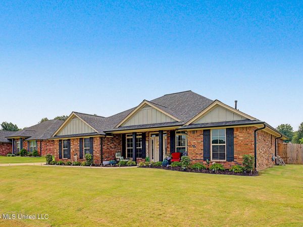 5933 Grove Lane, Horn Lake, MS 38637