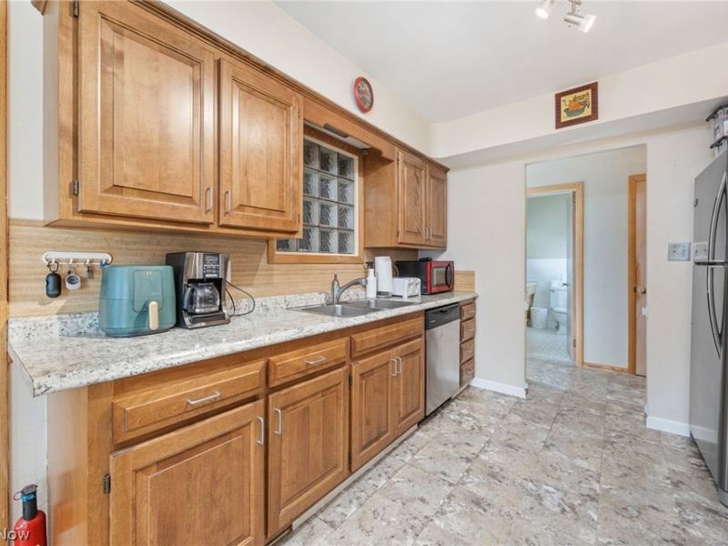 4888 N Sedgewick Road, Lyndhurst, OH 44124 Photo 10