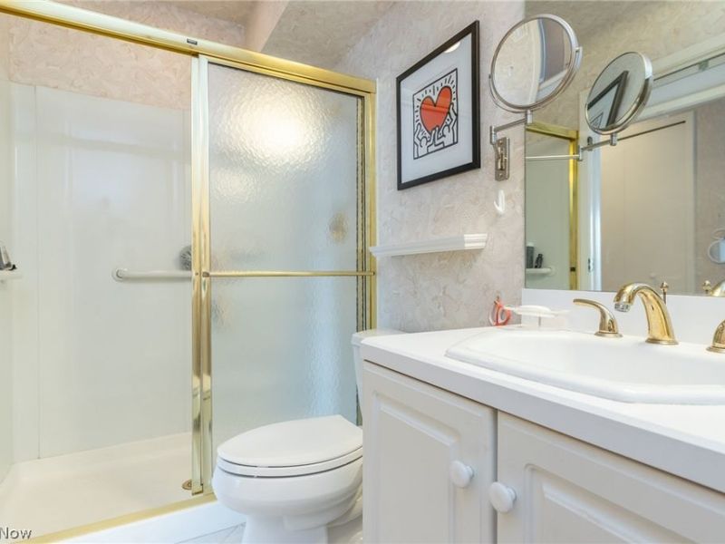 2202 Acacia Park Drive, Unit 2515, Lyndhurst, OH 44124 Photo 17
