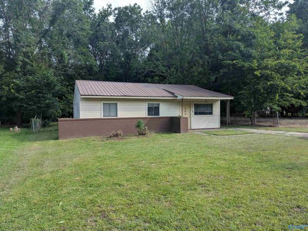 204 Carolyn Lane, Gadsden, AL 35901