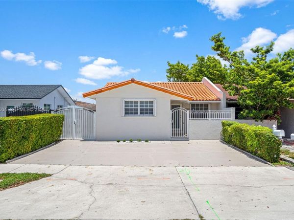 1333 W 37th St , Hialeah, FL 33012
