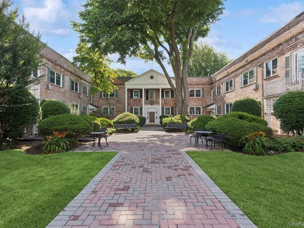 43 N Forest Avenue , Unit A3, Rockville Centre, NY 11570