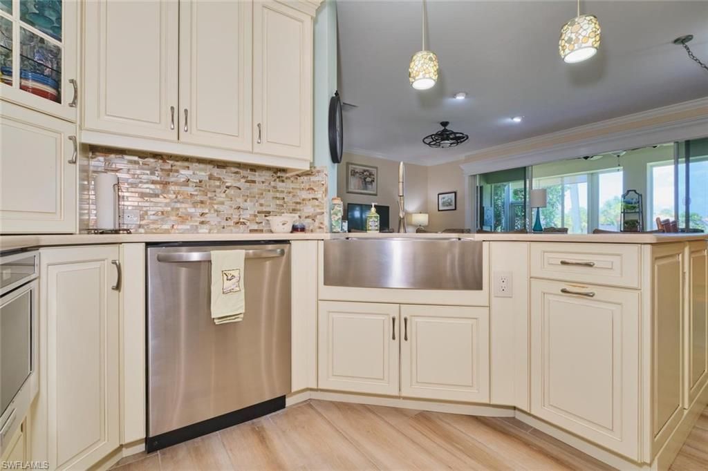 8838 Middlebrook Dr, Fort Myers, FL 33908 Photo