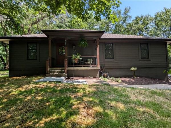 22001 S Hedge Hill Drive, Pleasant Hill, MO 64080