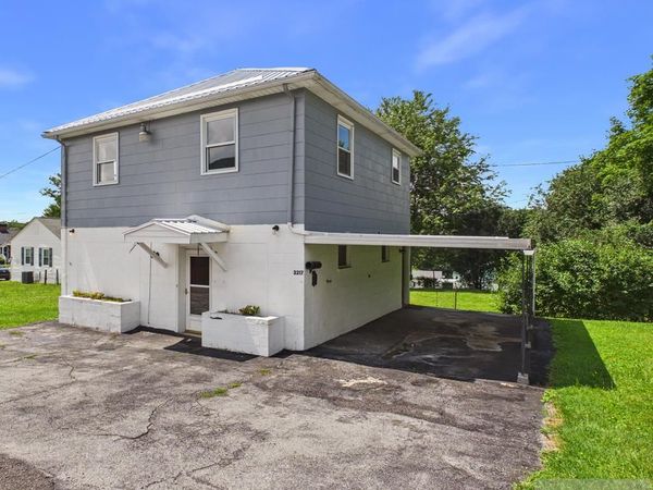 2217 Hemlock Hill, Bluefield, WV 24701