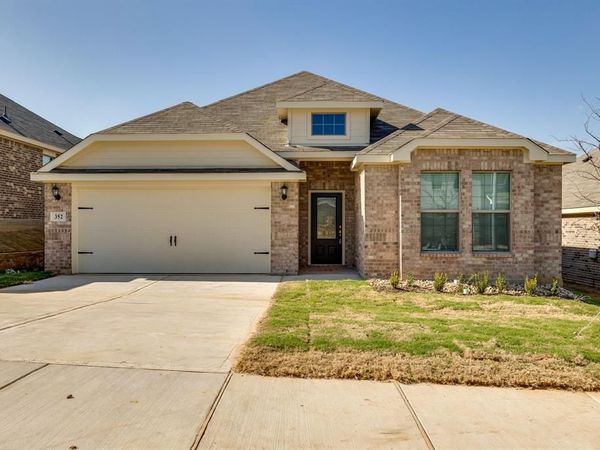 352 Lowery Oaks Trail , Fort Worth, TX 76120