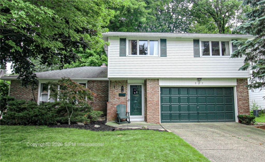 527 Seabrook Drive, Buffalo, NY 14221 Main Photo