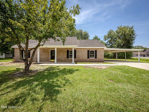 8100 Ocean Springs Road, Ocean Springs, MS 39564